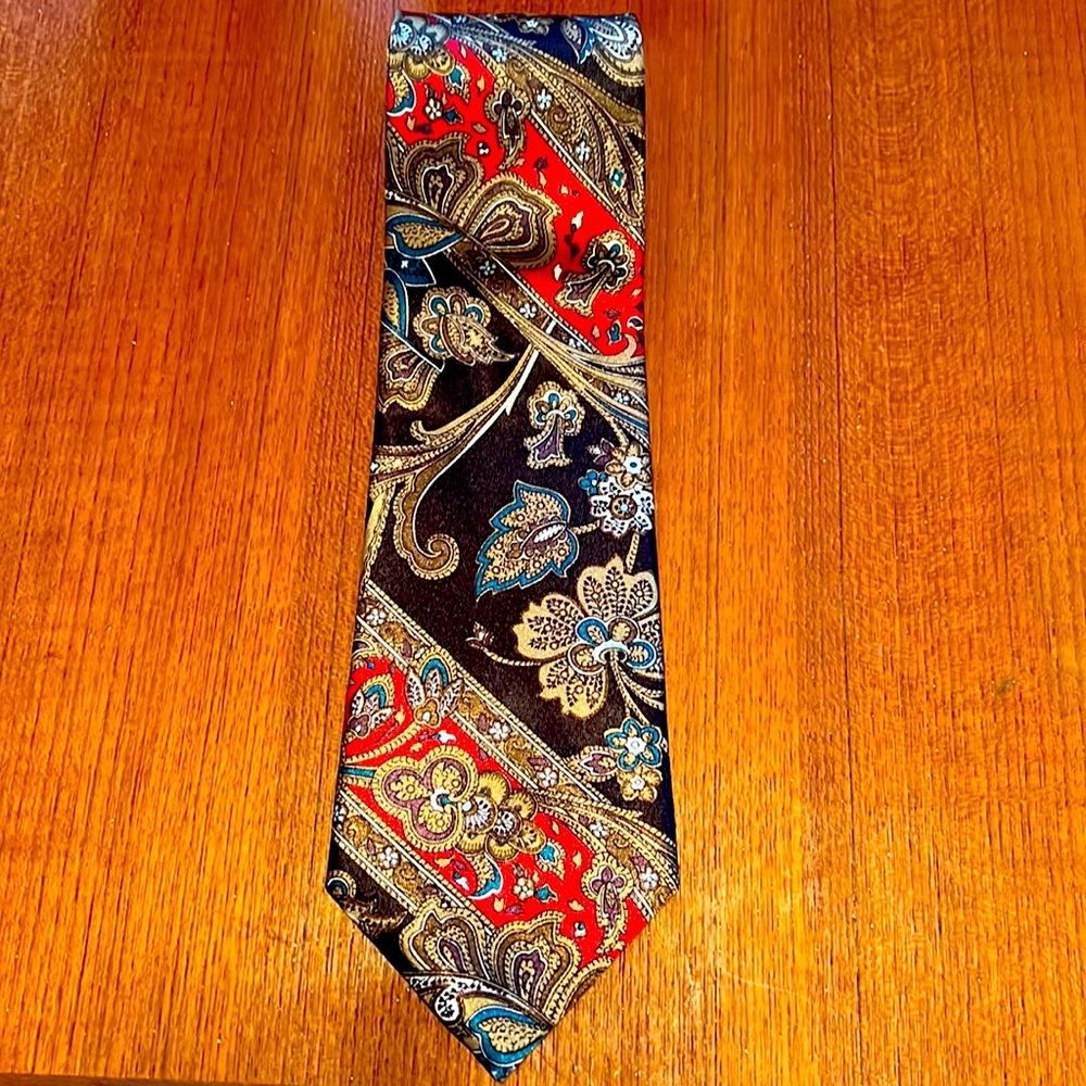 100% silk tie